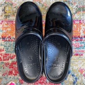 dankso womens clogs